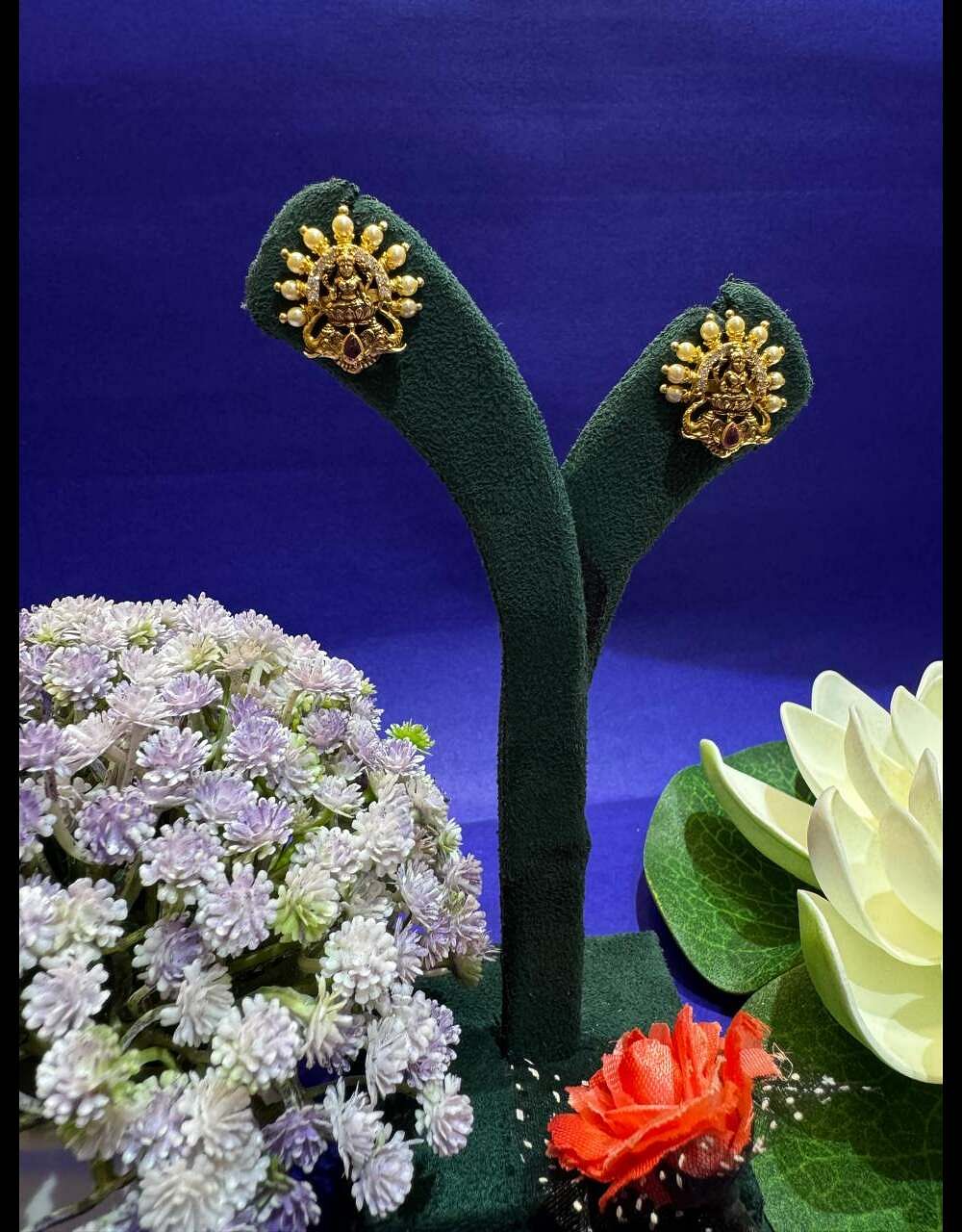 PEARL LAKSHMI STUD  