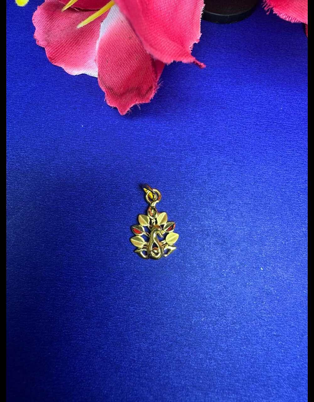 CUTE PEOCOCK PENDANT  