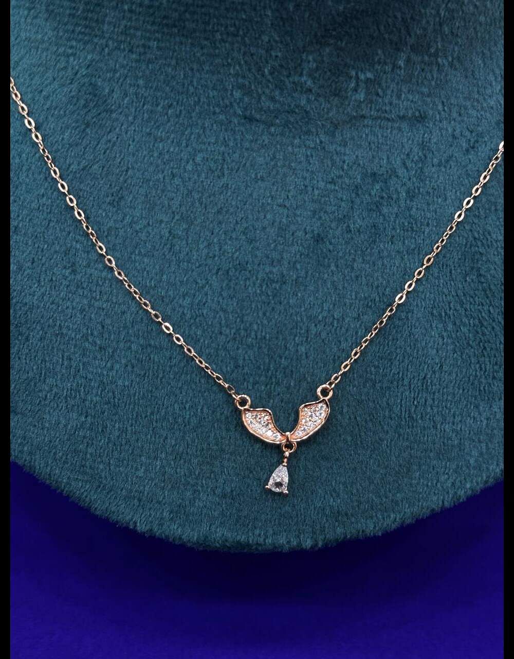 WOMEN FASHION PENDANT CHAIN  