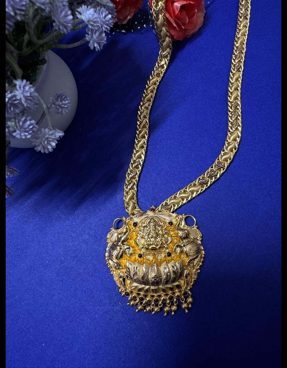 TRADITIONAL LAKSHMI PENDANT  